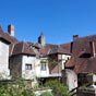 Ainay-le-Château est au Moyen Âge une des dix-sept châtellenies des ducs de Bourbon en Bourbonnais. La ville est alors close de remparts et un château se dresse autour de l'église Saint-Étienne.